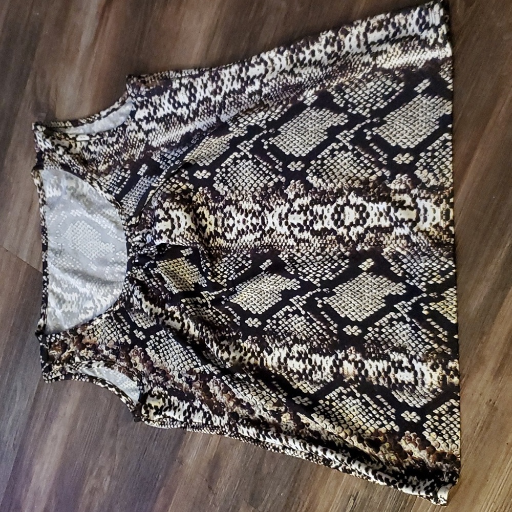 Covington snakeskin print size medium